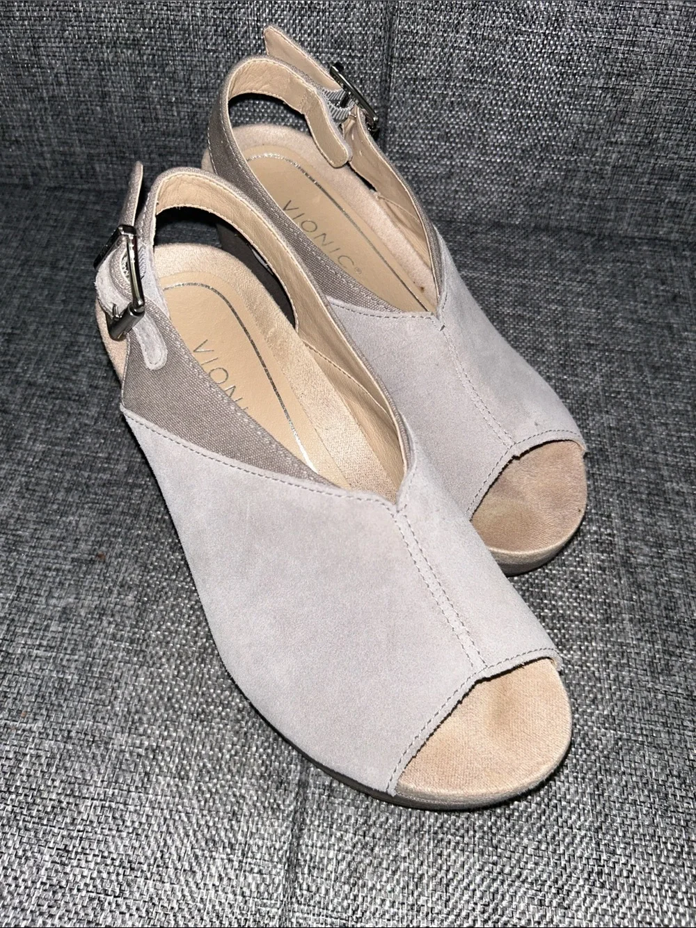 Vionic TRIXIE - Light Gray Suede Open-Toe Slingback Wedges